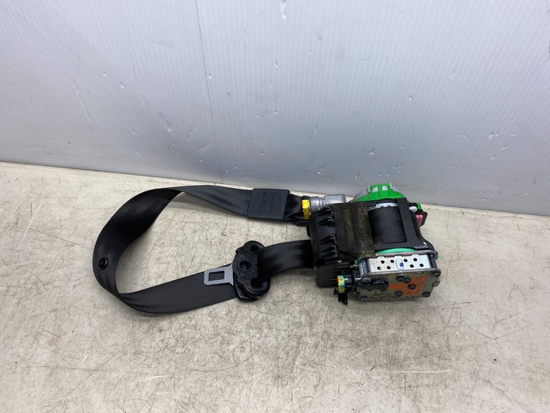 2009-2012 AUDI A4 RIGHT PASSENGER FRONT SEAT BELT PRETENSIONER ASSEMBLY BLACK
