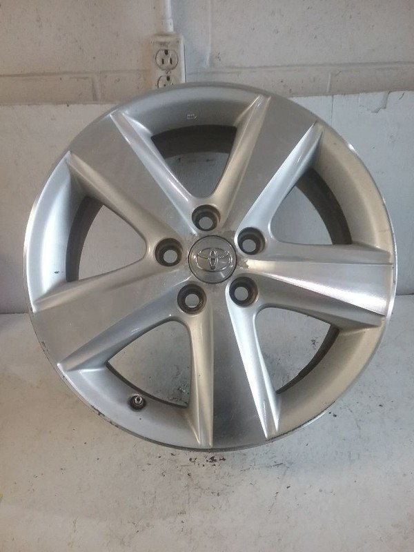 2010-2011 Toyota Camry Wheel Rim 17x7 Alloy 5 Spoke