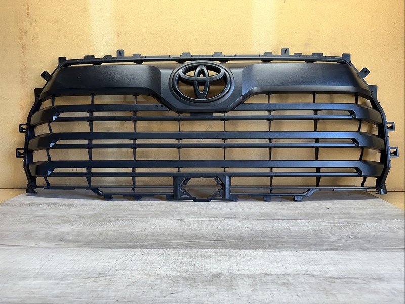 531010C110 I 2022 - 2024 TOYOTA TUNDRA SR CREW MAX DBL CAB GRILLE OEM LIMITED