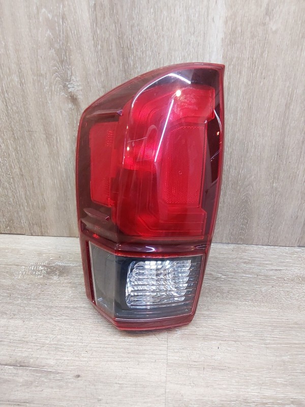 2018-2021 TOYOTA TACOMA LH TAIL LAMP ASSY OEM