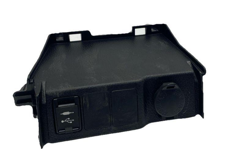 Toyota Corolla center console 14 19 usb port & jack audio adapter OEM 861900R010