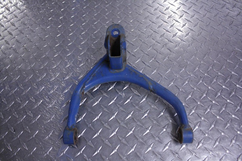 87 SUZUKI LT 80 RIGHT RH FRONT CONTROL ARM A ARM LT80