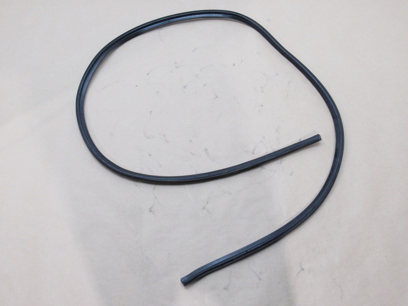 Maserati Levante 2017 3.0L Hood Bonnet Weather Strip Seat 16-24 |