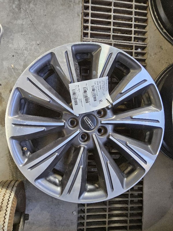 2020-2021 Lincoln Corsair Wheel Rim 19x7-1/2 Machined Face with Painted Pockets