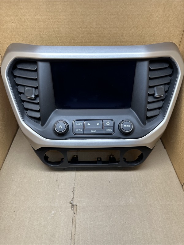 2017 - 2019 GMC Acadia OEM Radio Display Screen Control Panel Vents 84334116