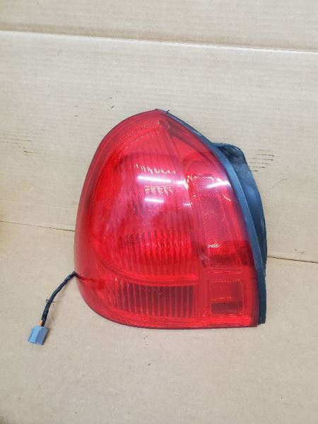 Driver Tail Light Quarter Panel Mounted Fits 03-11 LINCOLN & TOWN CAR 272918