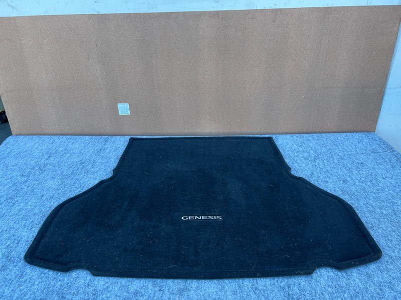 HYUNDAI GENESIS SEDAN 2015-2020 OEM TRUNK MAT CARPET ASSEMBLY (BLACK)