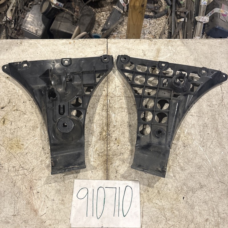 04 - 10 BMW E60 SEDAN 525 528 535 530 545 550 M5 REAR BUMPER SUPPORT BRACKET SET