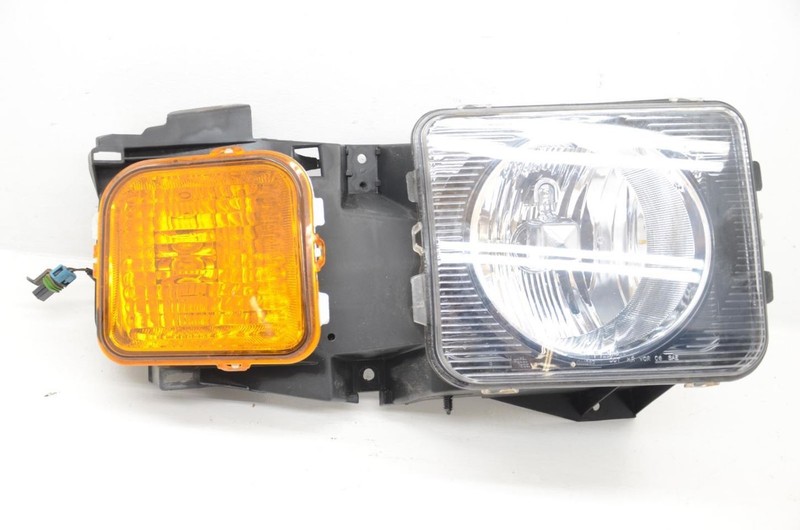 06-10 Hummer H3 3.7L Passenger Right Front Headlight Assembly 15834716