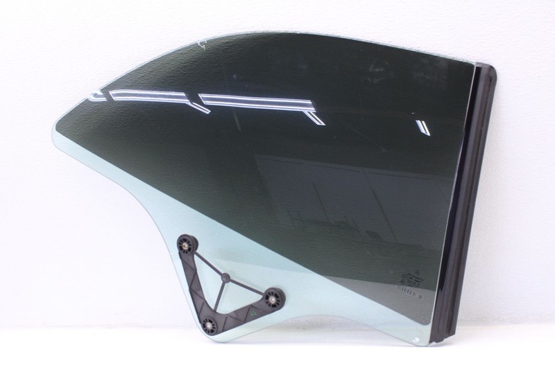 MERCEDES E350 W207 11 - 14 CONVERTIBLE PASSENGER RIGHT QUARTER GLASS WINDOW OEM