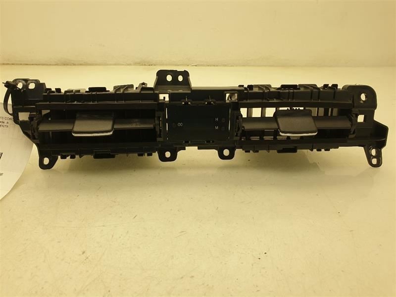 2015 TOYOTA COROLLA LE CENTER MOUNTED DASH AC VENTS