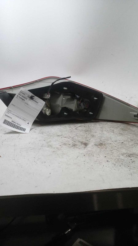 Used Right Tail Light Assembly fits: 2012 Hyundai Sonata VIN C 8th digit quarter