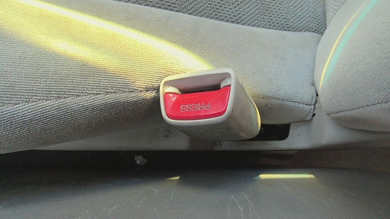 Front Seat Belt Buckle TOYOTA SEQUOIA 05 06 07