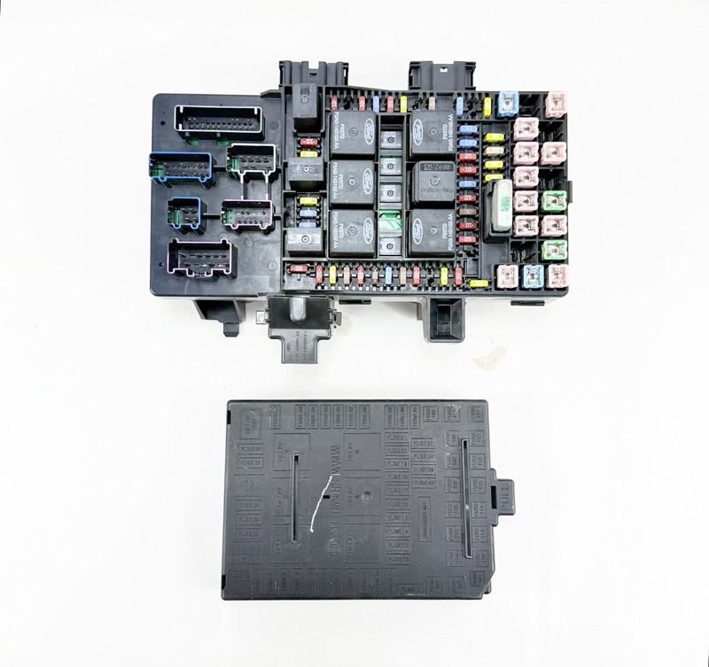 2004 Ford F150 Interior Dash Fuse Box BCM Module OEM 4L3T-14A067-AH Junction Box