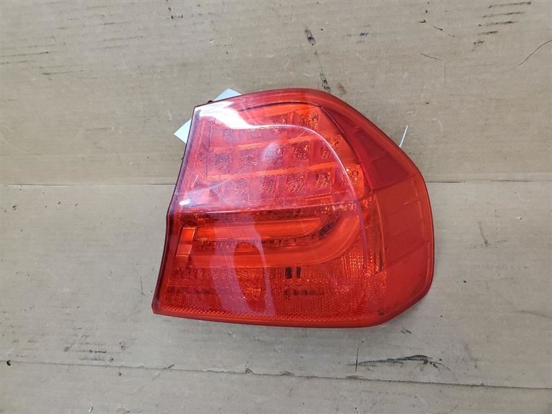 Passenger Tail Light Sedan Canada Market Fits 09-11 BMW 323i 275555