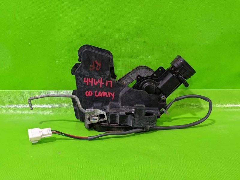 97-01 CAMRY PASSENGER RIGHT FRONT DOOR LOCK LATCH ACTUATOR OEM 4464-17