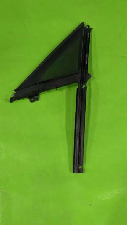 10-16 PANAMERA DRIVER LEFT FRONT VENT GLASS OEM 4557-184