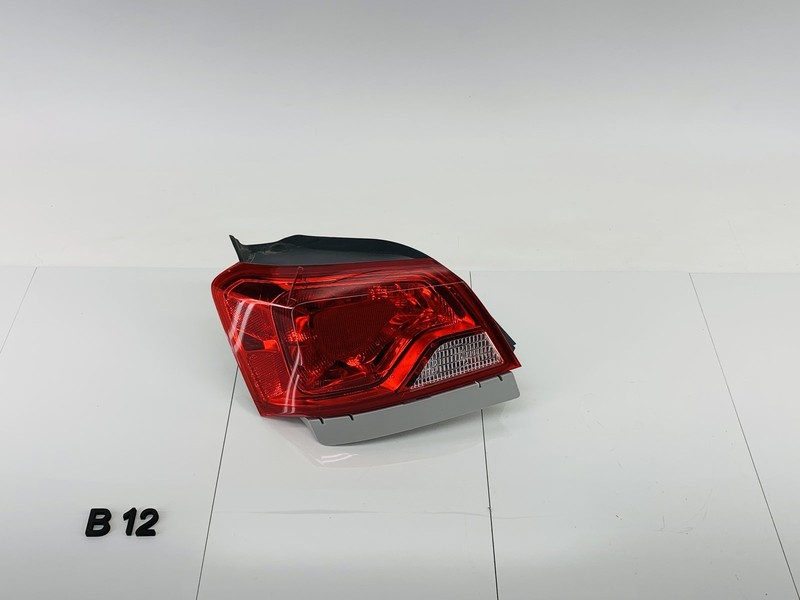 14-20 CHEVROLET IMPALA REAR LEFT SIDE ON BODY OUTER TAIL LIGHT BRAKE LAMP OEM