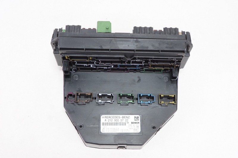 MERCEDES W204 W212 C-Class E-Class Front SAM Module Relay Fuse Box OEM 2010-2016