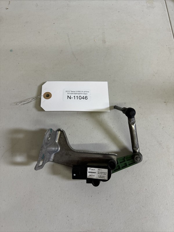 12-20 TESLA MODEL S X FRONT LEFT SUSPENSION HEIGHT LEVEL SENSOR OEM 11046 B61