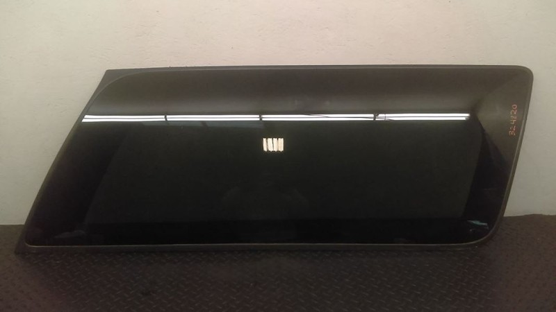 00-06 Chevrolet Suburban 1500 Right Quarter Glass W/ Privacy OEM 15762684