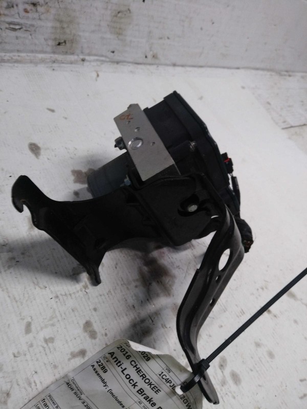 2016 Jeep Cherokee ABS Pump & Motor Assembly OEM 68270554AA 59000 Miles