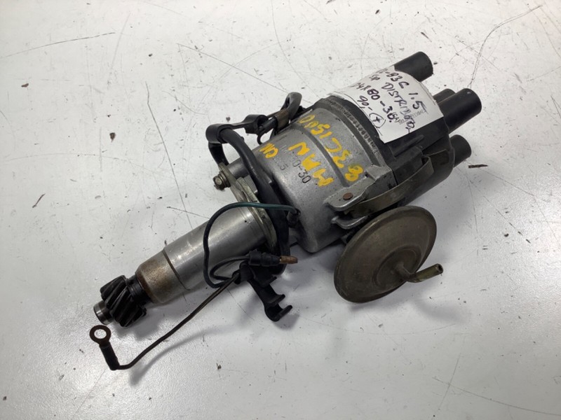 82-83 Honda Civic 1.5L 5 Speed Distributor Assembly D4R8-30 OEM