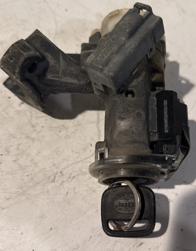 2004-2006 Toyota Camry Column Ignition Switch Assembly w/ Key OEM