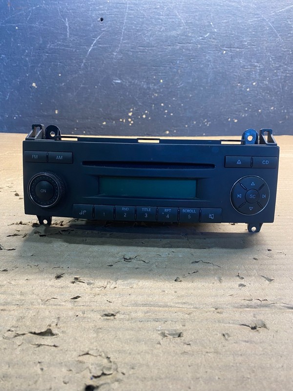2008 to 2014 Mercedes SprinterAM FM Radio Single CD Disc Player AA3204 DG