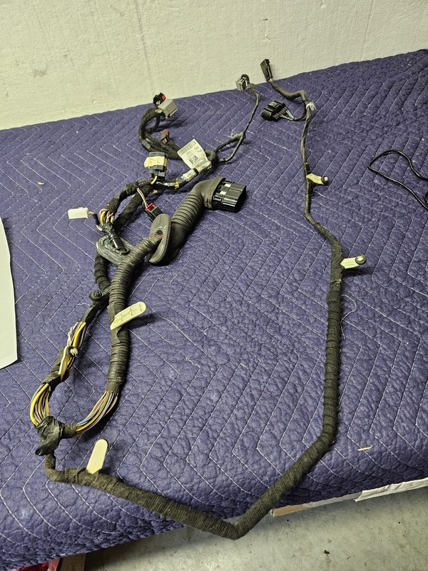 2013 FORD ESCAPE FRONT LEFT DRIVER DOOR PLUG CONNECTOR WIRE WIRING HARNESS OEM