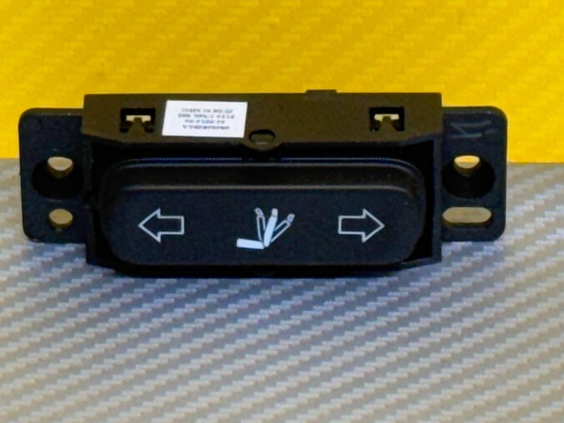 2022 - 2025 JEEP WAGONEER REAR RIGHT 3RD ROW SEAT RECLINE SWITCH OEM 68263848AA
