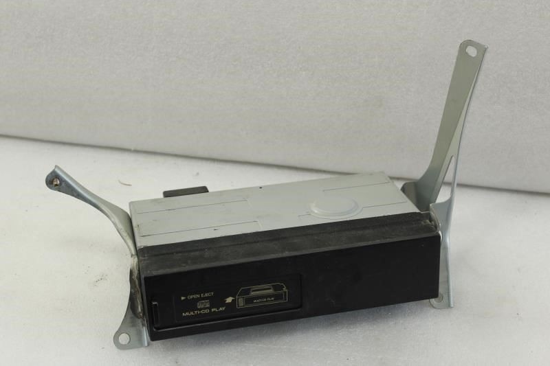 1999 LEXUS SC300 CD DISC CHANGER 86270-24080