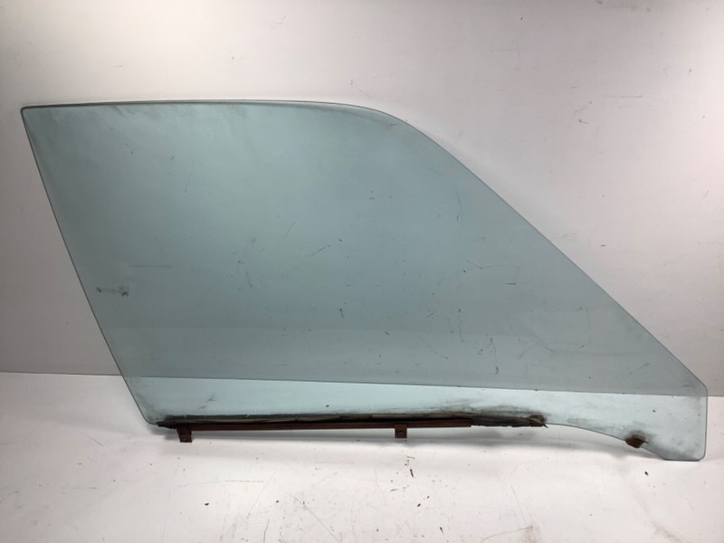 80-81 Honda Civic 4D Right Front Door Window Glass 75351-SA1-000 OEM