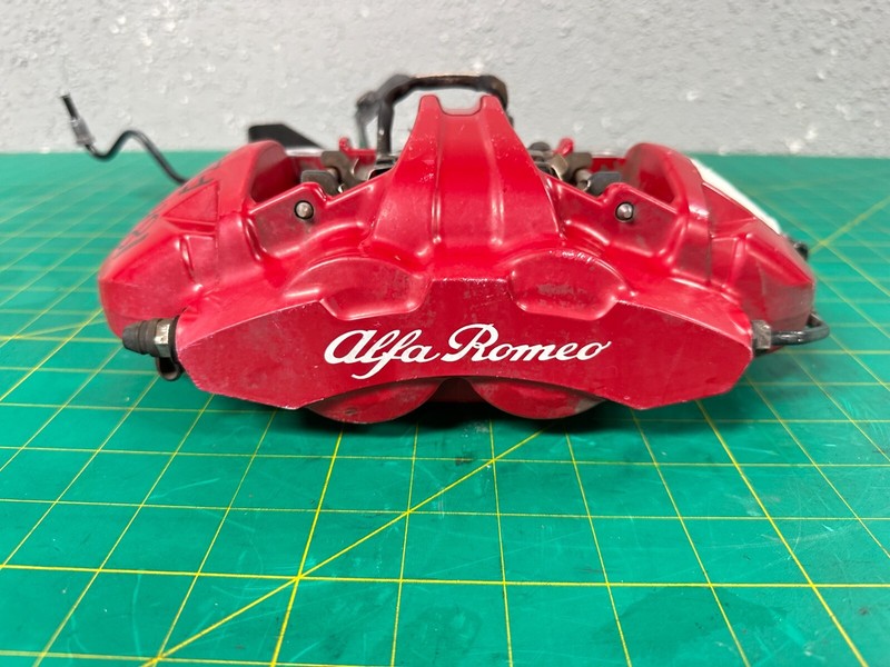 17-19 Alfa Romeo FRONT LEFT BRAKE CALIPER OEM