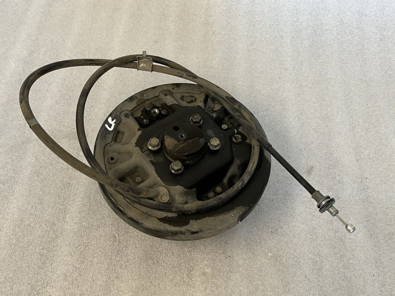 2013-2019 NISSAN SENTRA LEFT DRIVER SIDE REAR HUB WITH BRAKE DRUM