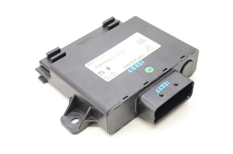 2010-2016 Porsche Panamera 970 4.8L Voltage Converter Control Module