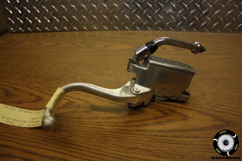 06 HONDA VT 750 SHADOW SPIRIT FRONT BRAKE RESERVOIR PERCH LEVER VT750 06