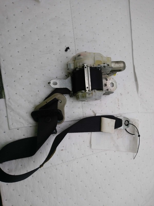 2009 Nissan Altima Red OEM Seat Belt 4DR 171K Miles Part #86884JA28A