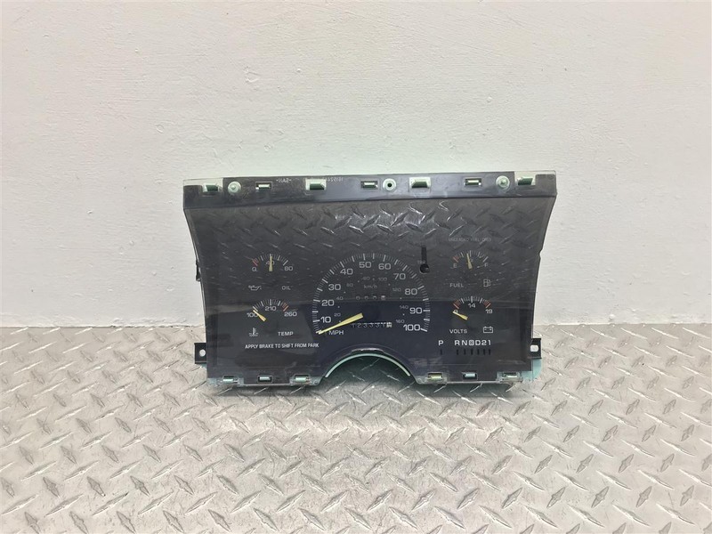 1994 GMC SAFARI CHEVROLET ASTRO SPEEDOMETER CLUSTER OEM 16175435