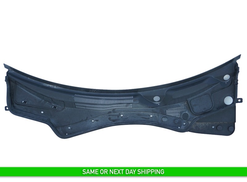 14 - 20 MASERATI QUATTROPORTE WINDSHIELD WIPER COWL COVER PANEL GRILLEOEM