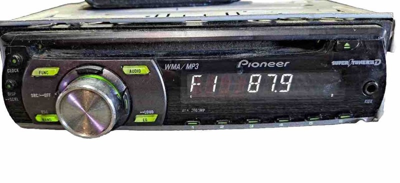 Pioneer DEH-2000MP CD Player In Dash Receiver. See.no. HIGE96040UC