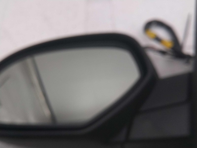 Used Left Door Mirror fits: 2009 Chevrolet Silverado 1500 pickup Power w/integra