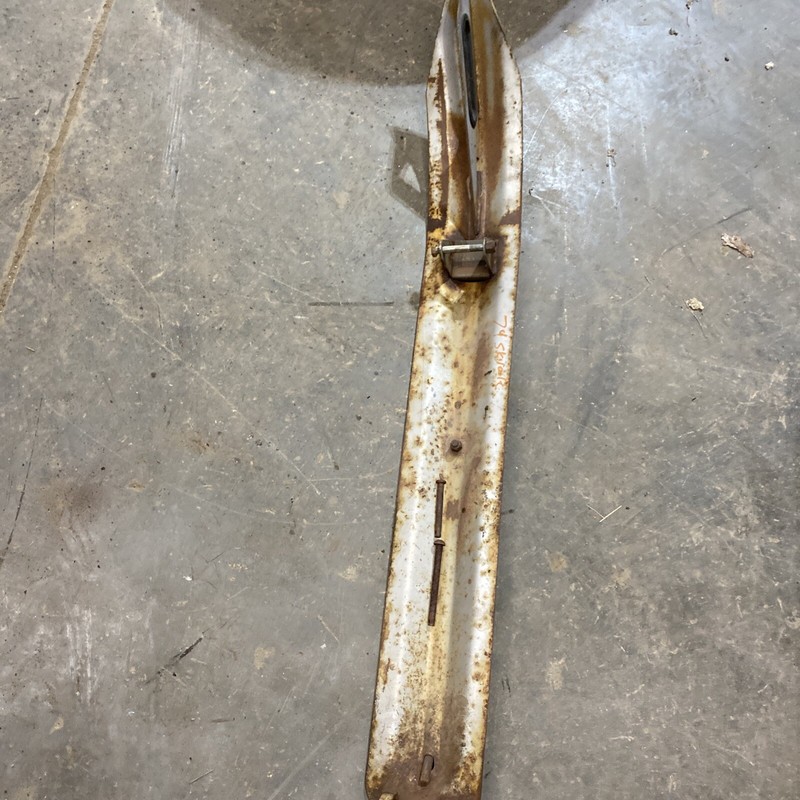 (1) 1974 VintageSnowmobile Skiroule RTX 440 Skis