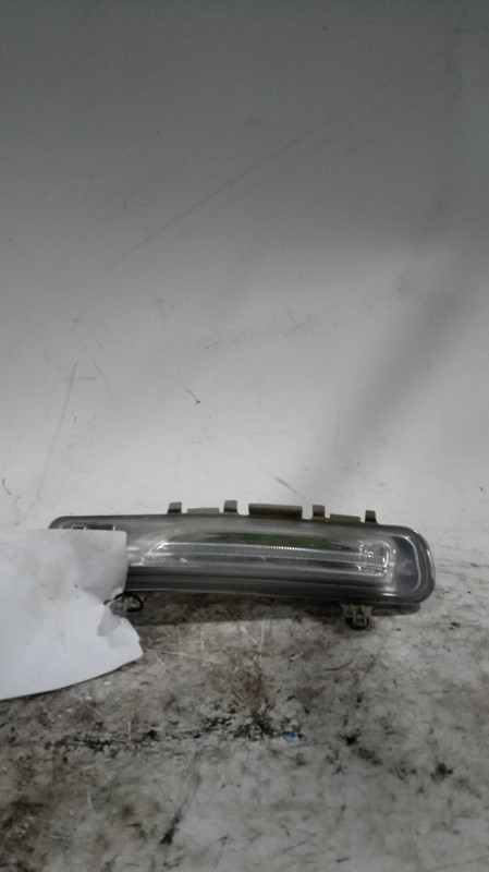 2013 Ford Edge Right Turn Signal Light Assembly Red OEM 63944 153K Miles