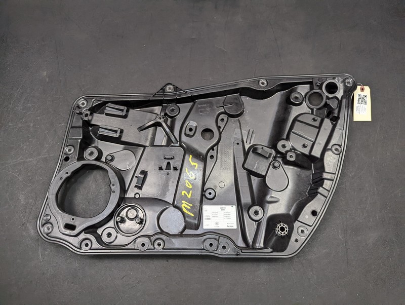 Front Right Passenger Door Carrier Plate 2018 Mercedes CLA250 14-2016 2017 2019