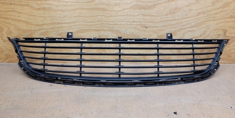2015 2016 CHRYSLER AVENGER FRONT BUMPER LOWER GRILLE OEM