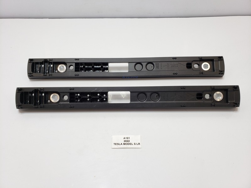 ✅ 21-23 OEM Tesla Model S Front Left Driver 1st Row Riser Over Molding Round