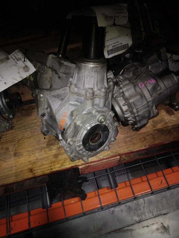 2017 Hyundai Santa Fe Transfer Case Assembly 2.0L 4WD OEM 82K Miles