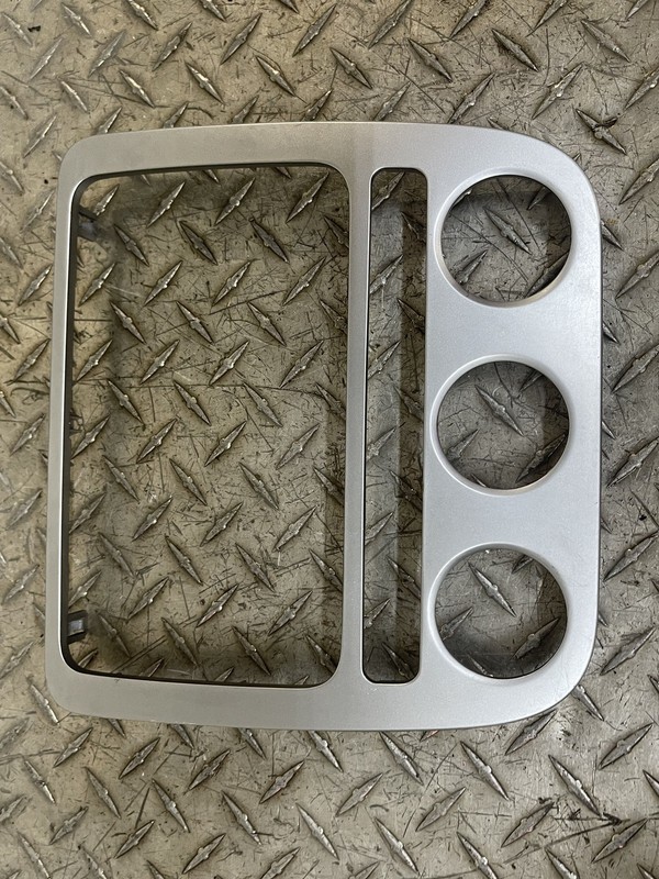 VW VOLKSWAGEN EOS Radio Bezel Trim Surround Panel 2007 2008 2009 2010 2011
