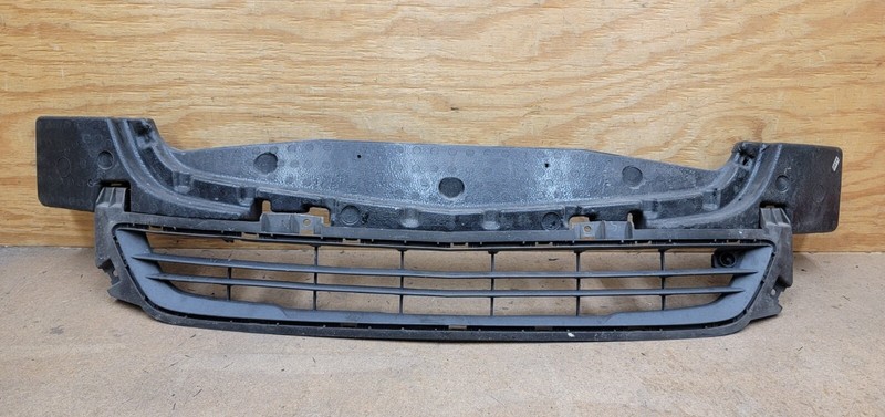 2014 2015 2016 Chevrolet Malibu LT LS Front Bumper Absorber W/Lower Grille OEM